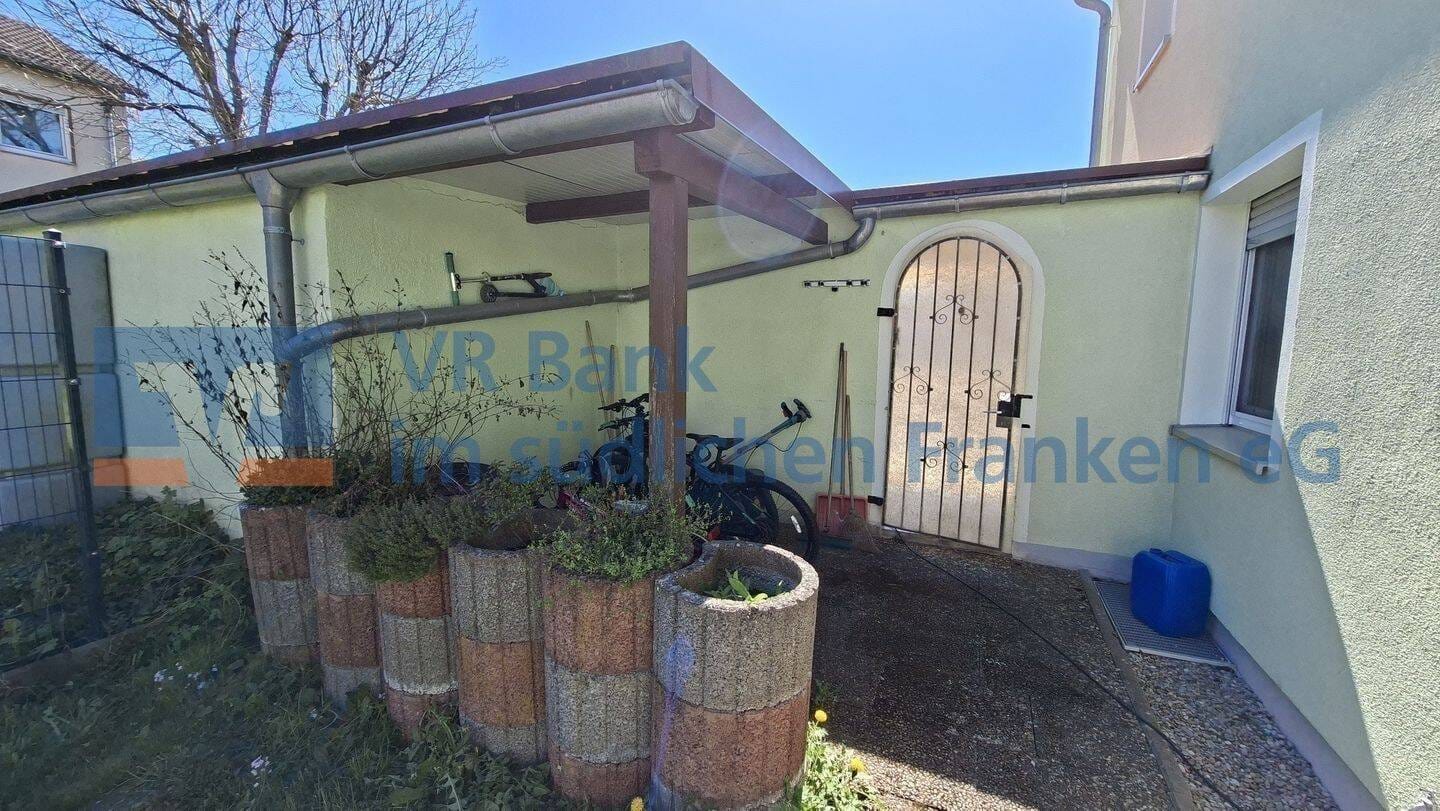 Immobilie in Feuchtwangen - Stabile Einnahmen trifft Werterhalt - modernisiertes 3-Familienhaus - Bild 2