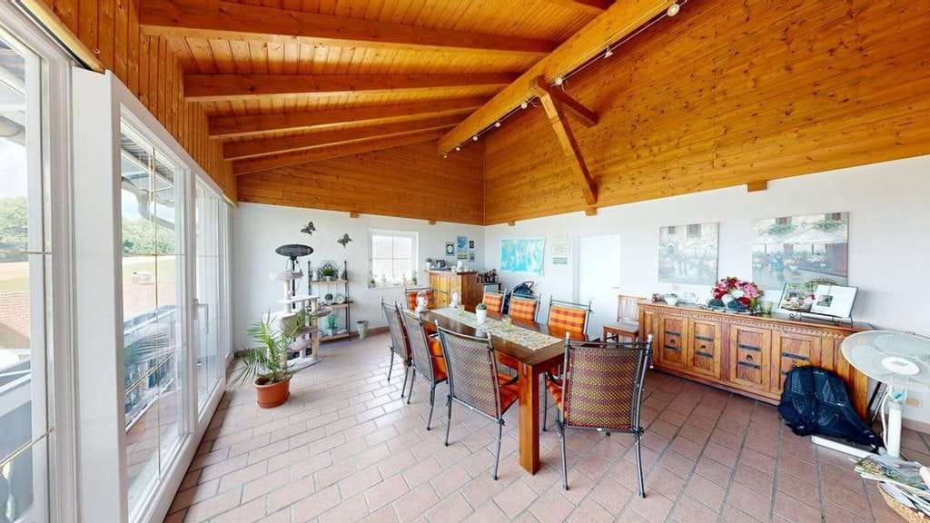 Immobilie in Reut - Exklusives Einfamilienhaus mit Einliegerwohnung, Pool, Wintergarten und großem Garten in Taubenbach - Bild 4