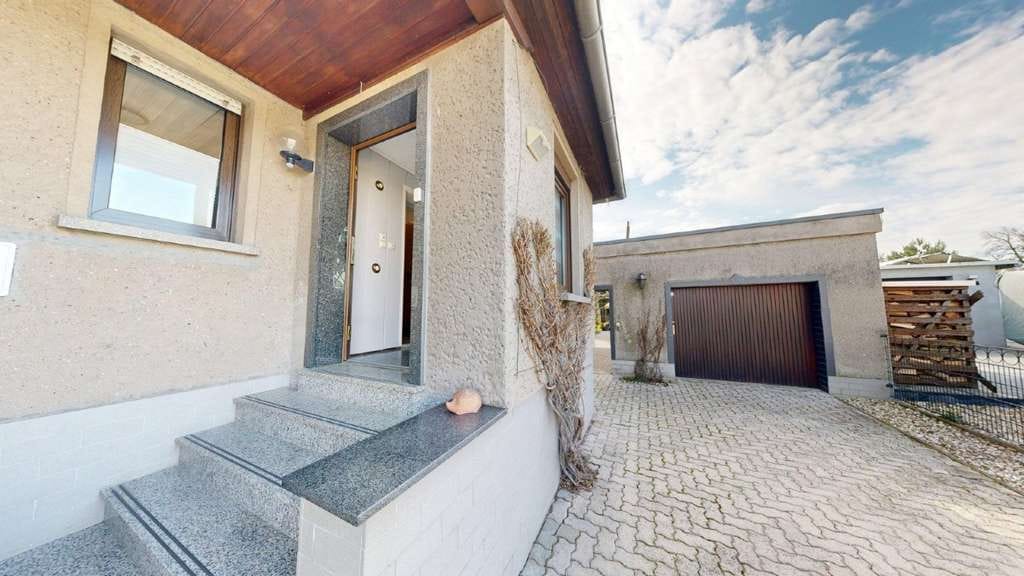 Immobilie in Südliches Anhalt - Ohne Käuferprovision! Familienidylle mit großem Garten – Einfamilienhaus mit Wintergarten & Garage - Bild 2