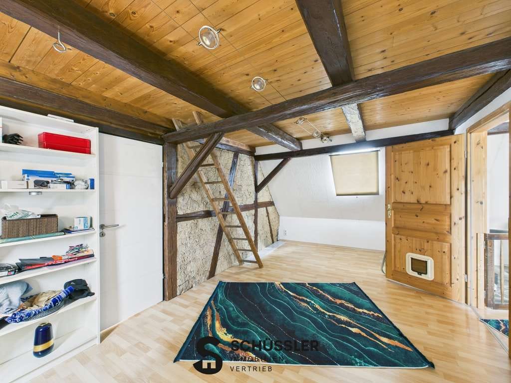 Immobilie in Pliezhausen - Großzügiges Mehrgenerationenhaus mit Ausbaupotenzial in Pliezhausen-Gniebel - Bild 4