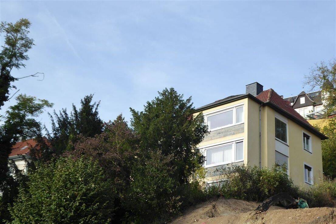Immobilie in Fulda - Wohnen mit Weitblick: Großzügige 6-Zimmer-Wohnung mit Garten am Frauenberg - Bild 1