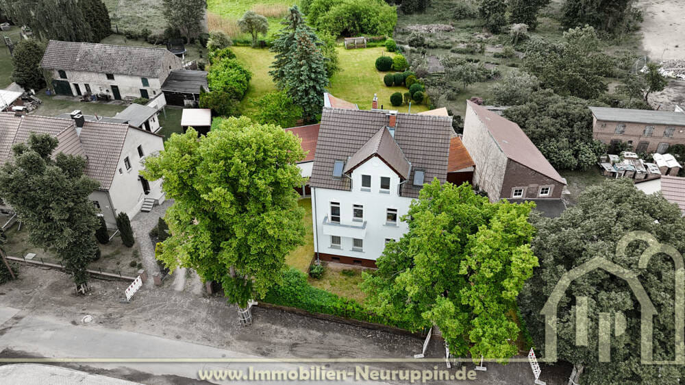 Immobilie in Rheinsberg - top saniertes Dreifamilienhaus mit Gartenhäuschen und RIESEN Garten in Rheinsberg (freie Einheiten!) - Bild 0