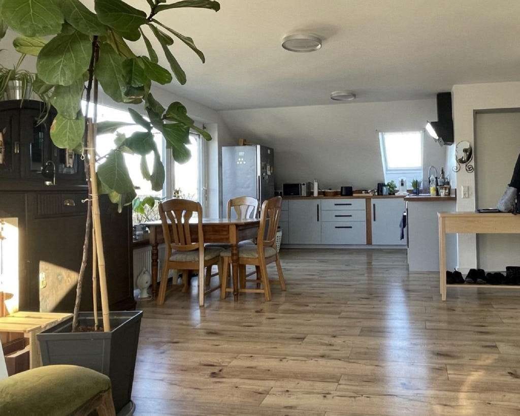 Immobilie in Ihringen - Großzügige 4-Zimmer-ETW (aufgeteilt auf 2 x 2-Zimmer-Balkon-Whg.) - Bild 0