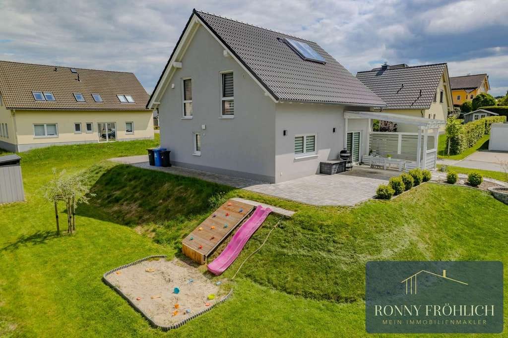Immobilie in Großrückerswalde - Neuwertiges freistehendes Einfamilienhaus, Exklusiver Wohntraum in Großrückerswalde bei Marienberg - Bild 2