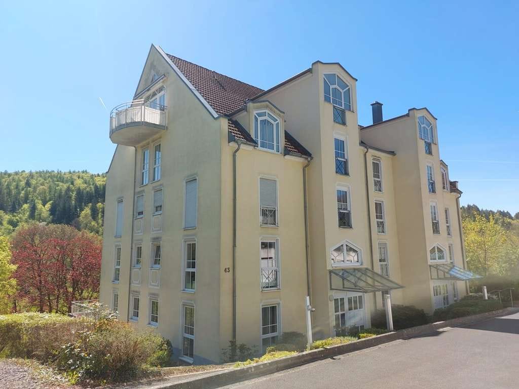 Immobilie in Bad Brückenau - Exklusive 3-Zimmer Wohnung, 76m², Lift & Stellplatz -Naturblick inklusive - Bild 0