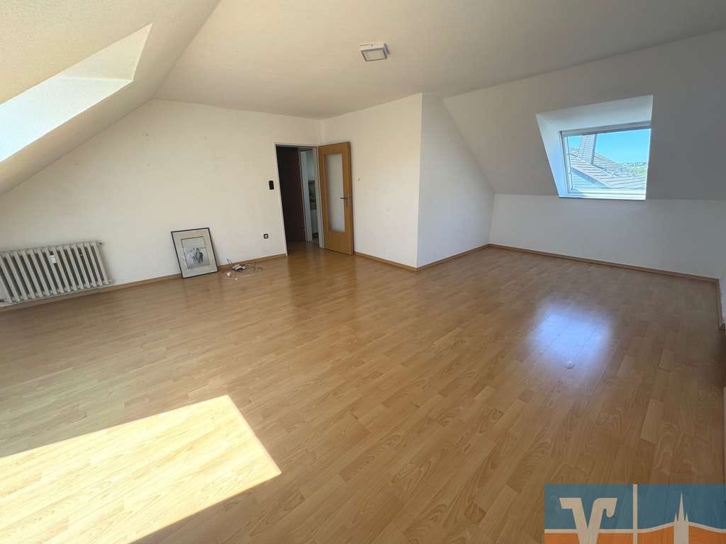 Immobilie in Menden - Menden: Charmante Dachgeschosswohnung mit Stellplatz und Gartenanteil! - Bild 3