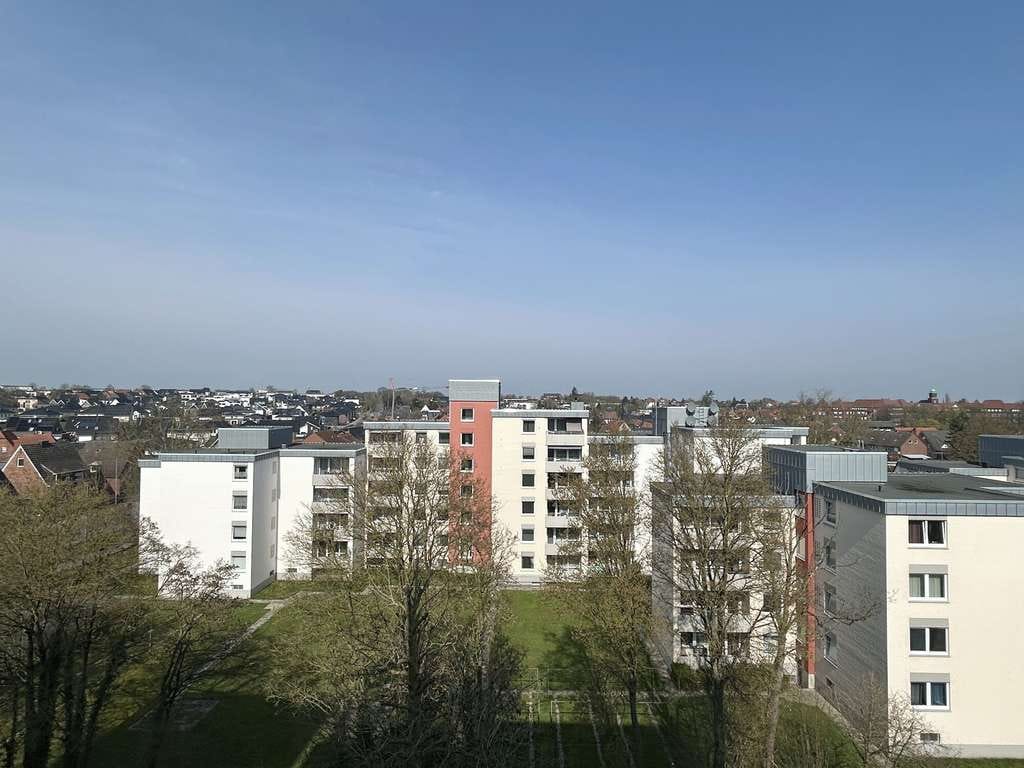 Immobilie in Rheine - Inklusive Ausblick über Rheine!
Sanierungsbedürftige 3-Zimmer-Etagenwohnung im Stadtteil Dutum - Bild 2