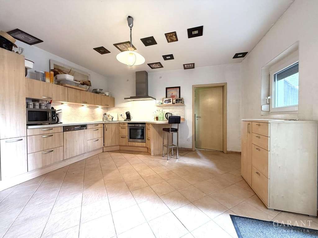 Immobilie in Erdweg - Viel Platz, gute Lage, große Möglichkeiten - 3-Zimmer-Wohnung in Erdweg - Bild 0