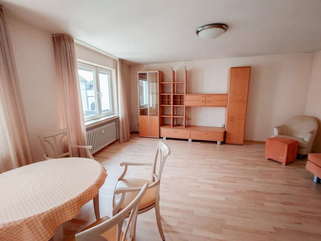 Immobilie in Königswinter - Großzügig geschnittenes Appartement in gepflegtem Mehrfamilienhaus mit Aufzug in Königswinter - Bild 2