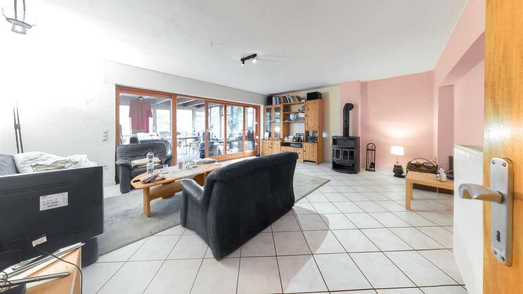 Immobilie in Bissendorf - Zweifamilienhaus mit Wintergarten und Partykeller in Bissendorf - Bild 4