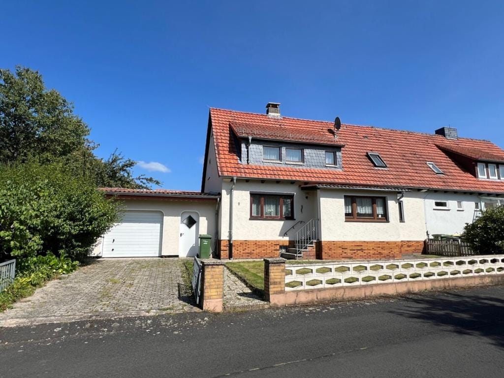 Immobilie in Immenhausen - Viel Platz für Ihre Familie! Einfamilienhaus mit großem Grundstück in Immenhausen - Bild 0