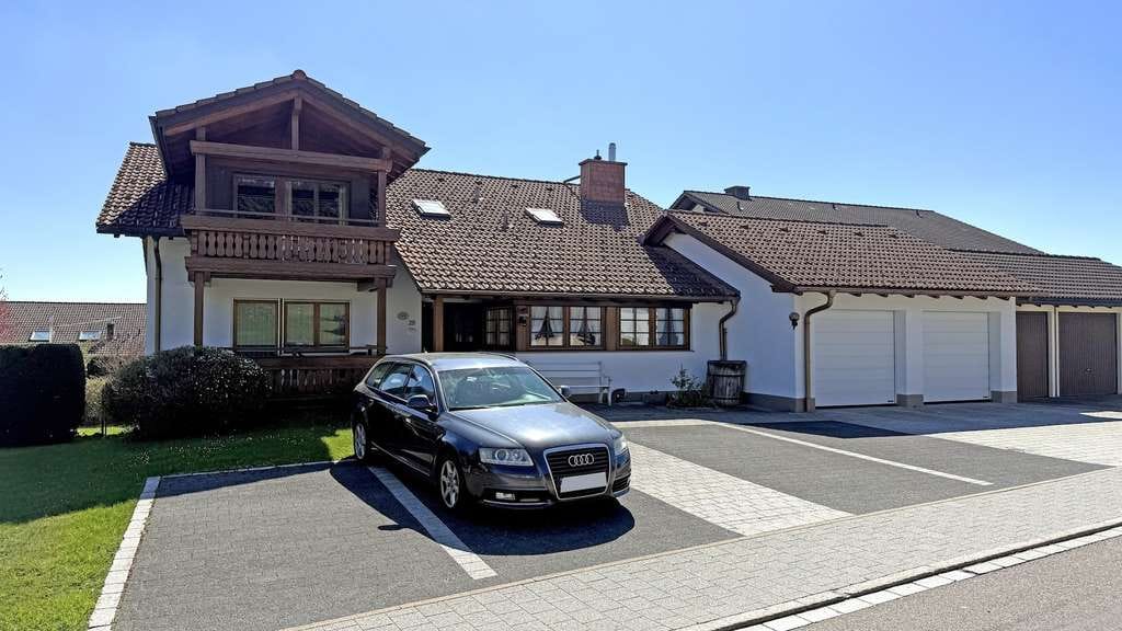 Immobilie in Höchenschwand - Wohnen & Vermieten: Wohnhaus mit Betreiberwohnung und 5 Ferienwohnungen in Höchenschwand! - Bild 0