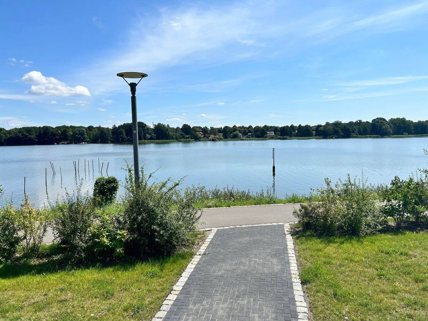 Immobilie in Neuruppin - Großzügige Gewerbeeinheit unmittelbar am Ruppiner See - Bild 1