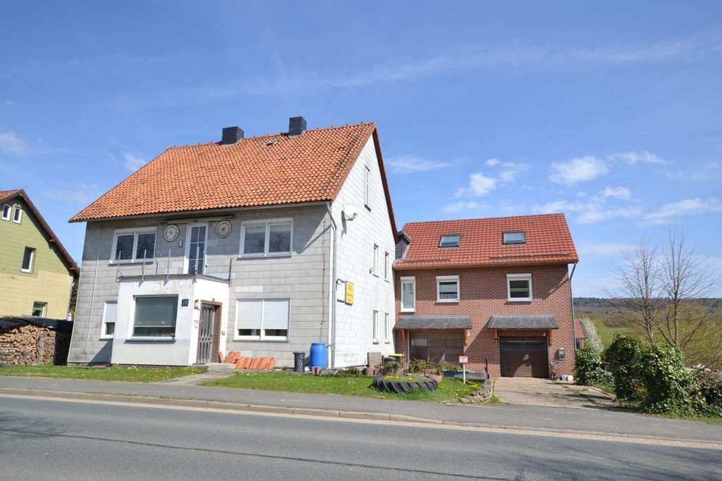 Immobilie in Eimen - Fachwerkhaus mit ausgebauter Scheune in 37632 Mainzholzen - Bild 2