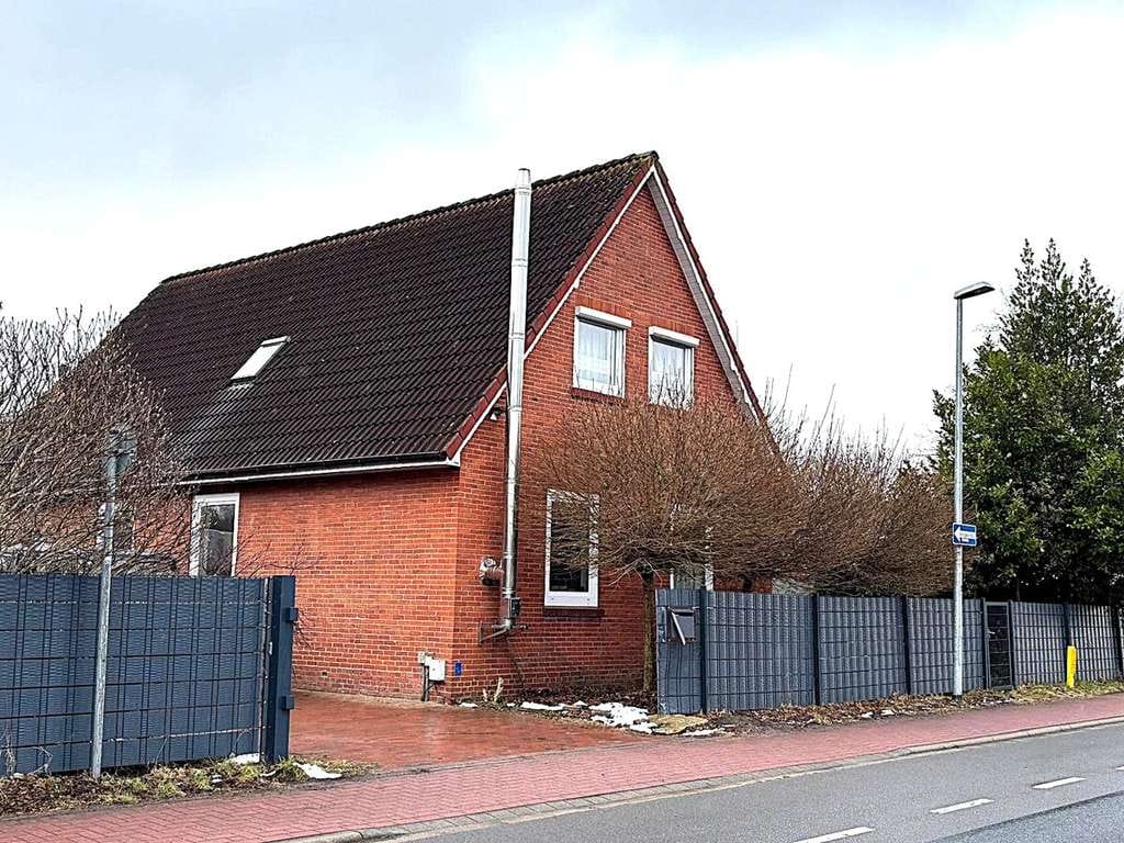 Immobilie in Rhauderfehn - Modernisiertes EFH in Rhauderfehn - ideal für Familien - großes Grundstück - Tierhaltung möglich - Bild 0