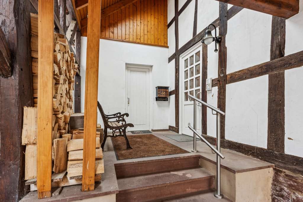 Immobilie in Blomberg - Historisches Fachwerkjuwel in zentraler Altstadtlage - zur Eigennutzung oder als Anlage - Bild 2