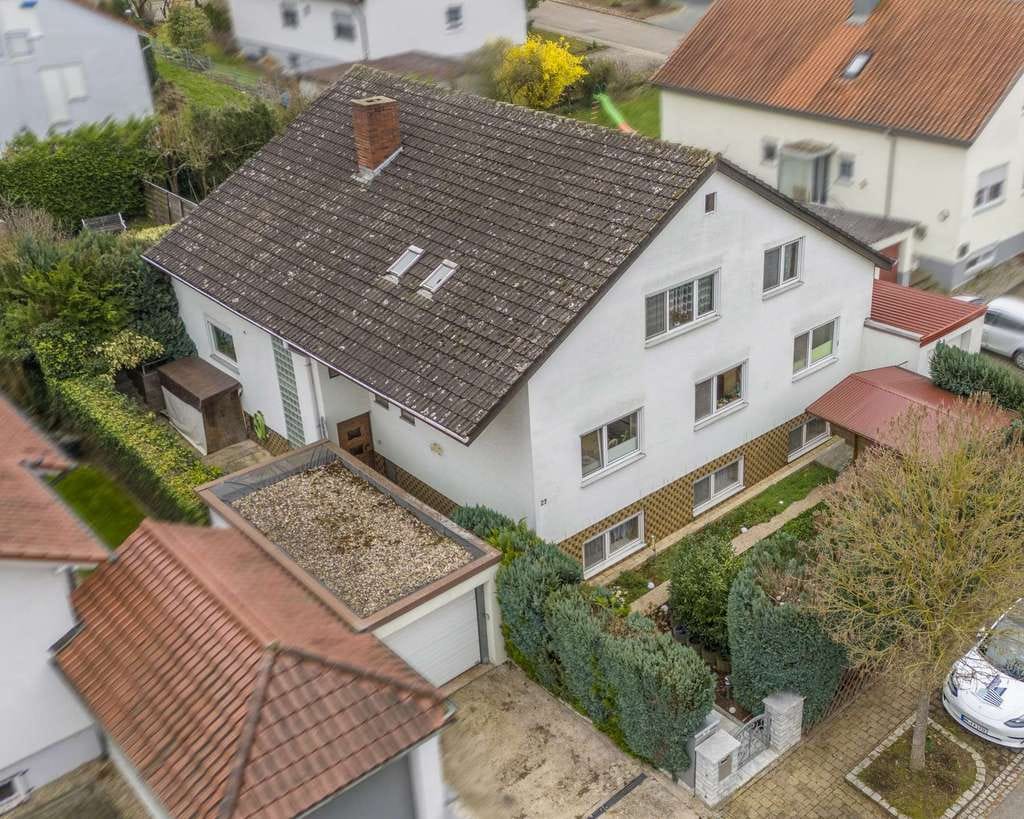 Immobilie in Güglingen - Großzügiges Familienhaus mit Einliegerwohnung, Garten & Ausbaupotenzial in ruhiger Lage - Bild 0