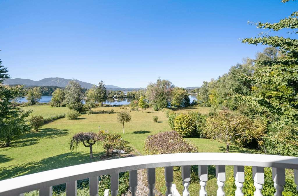 Immobilie in Seehausen am Staffelsee - VILLA VOR UNVERBAUBAREM SEEUFER - Bild 2