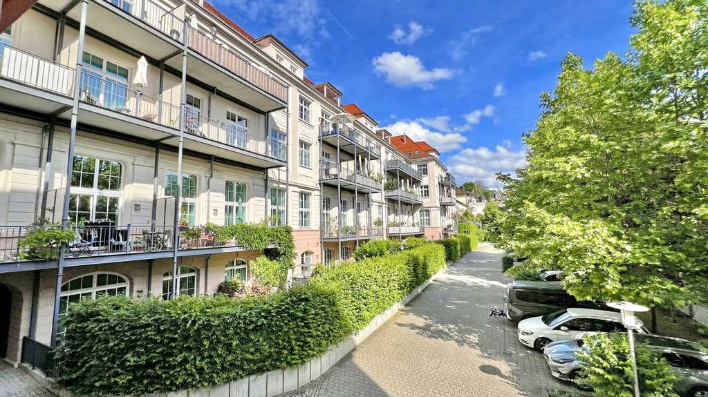 Immobilie in Baden-Baden - Kapitalanlage: Langfristig vermietetes Hotel-Appartment im Batschari-Palais - Bild 0