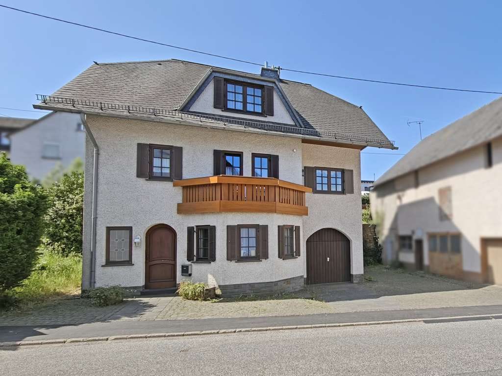 Immobilie in Lutzerath - Charmantes Wohnhaus mit großem Nebengebäude und vielseitigen Nutzungsmöglichkeiten - Bild 0