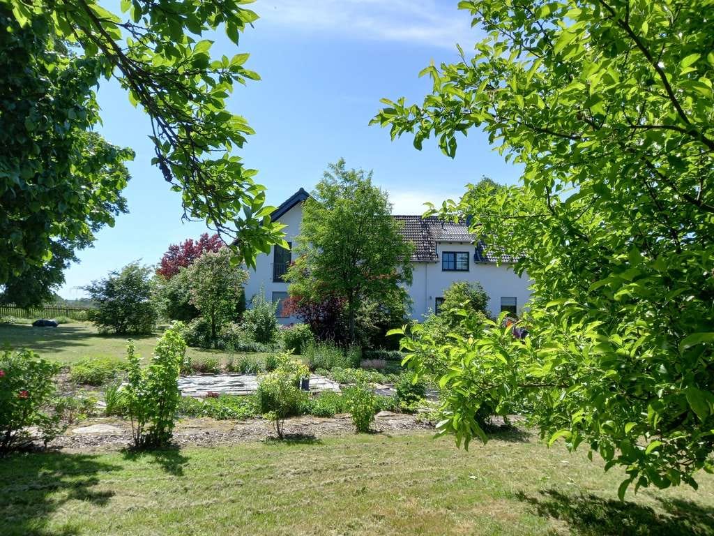 Immobilie in St. Egidien - MAKLERFREI_Traumhaftes Einfamilienhaus mit 2 ELW mitten im Grünen - Bild 1