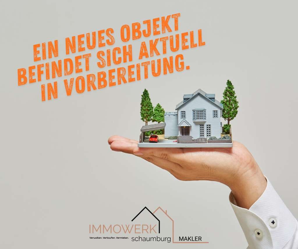 Immobilie in Bückeburg - Zentral gelegene Eigentumswohnung in Bückeburg – 4. OG mit Balkon und Fahrstuhl zu verkaufen - Bild 0