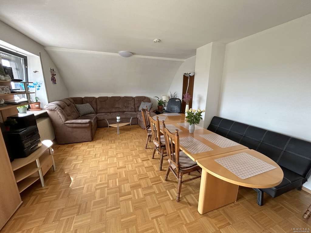Immobilie in Riegelsberg - Zweifamilienhaus mit großem Garten und Garage - Bild 1