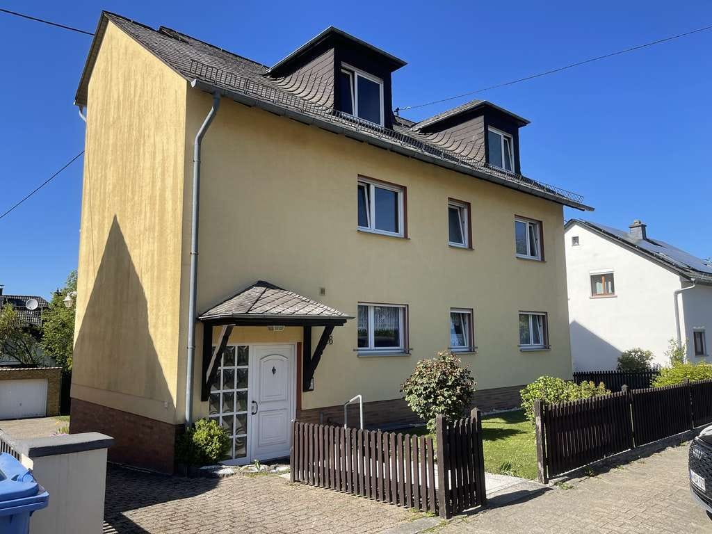 Immobilie in Schlangenbad - Großzügiges Zweifamilienhaus auf sonnigem Grundstück - Bild 1