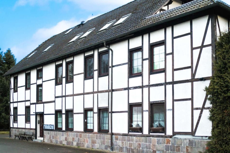Immobilie in Mockrehna - GROßES GRUNDSTÜCK, VIELE MÖGLICHKEITEN // Mehrfamilienhaus in Mockrehna mit Landwirtschaftsfläche - Bild 2