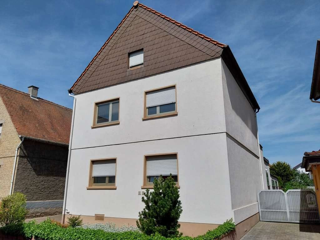 Immobilie in Bürstadt - Das Platzwunder – Haus mit vielen Möglichkeiten - Bild 1