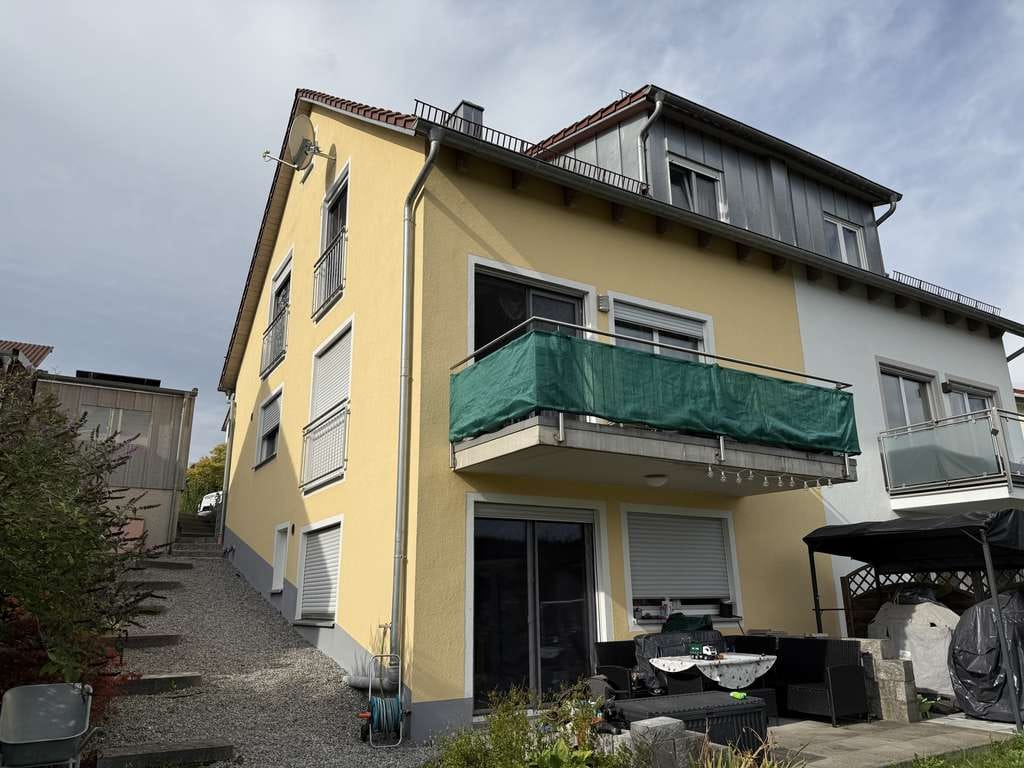 Immobilie in Wörth an der Donau - Hochwertige Doppelhaushälfte mit unverbaubaren Ausblick über die Stadt Wörth - Bild 0