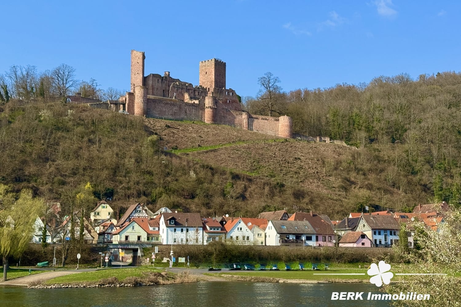 Immobilie in Stadtprozelten - BERK Immobilien – Wohnen mit Stil - EFH mit Mainblick & Terrasse in Stadtprozelten - Bild 1