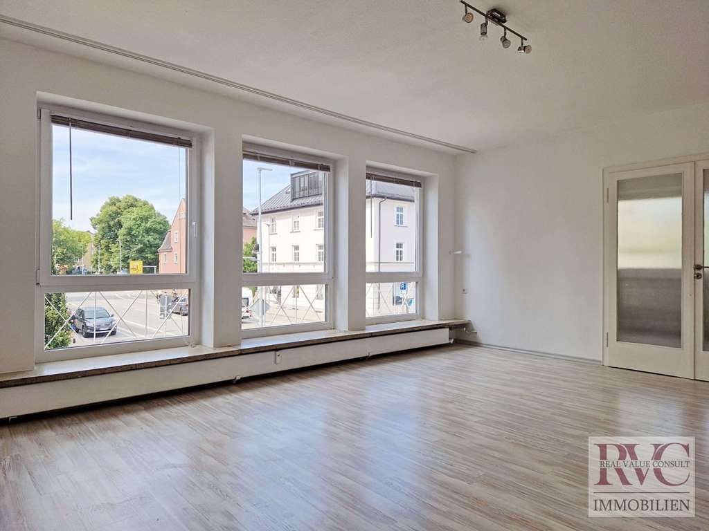Immobilie in Freilassing - Attraktive Wohnung in Freilassing – hell, modern, Balkon, vielseitig nutzbar für Wohnen oder Gewerbe - Bild 0