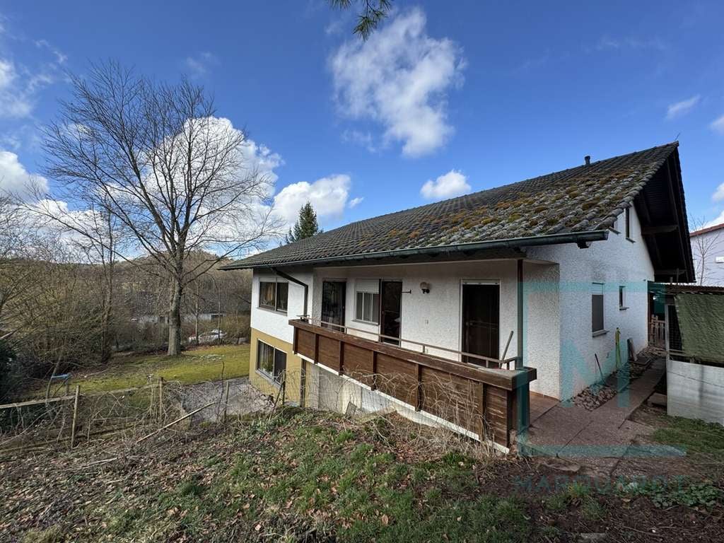 Immobilie in Mainhardt - Einfamilienhaus mit Einliegerwohnung und Doppelgarage in sehr ruhiger Lage (Großer Garten) - Bild 3