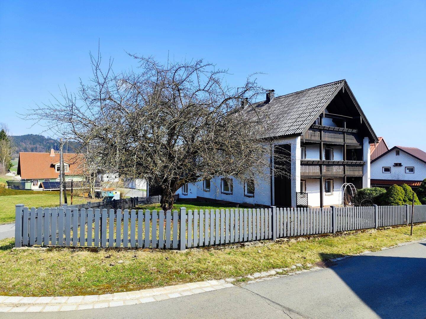 Immobilie in Immenreuth - Landleben Deluxe: Großzügiger Dreiseitenhof mit Werkstätten, Maschinenhalle und Gartenparadies in Immenreuth! - Bild 0