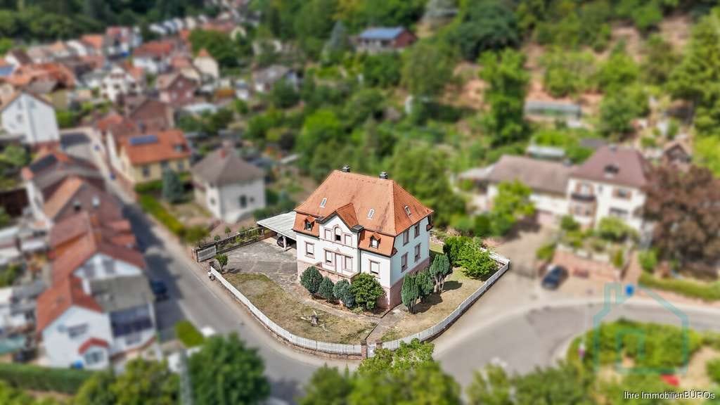 Immobilie in Lambrecht - Großzügige Fabrikantenvilla aus dem Jahr 1926 - Ein Zuhause mit Geschichte und Potenzial - Bild 1