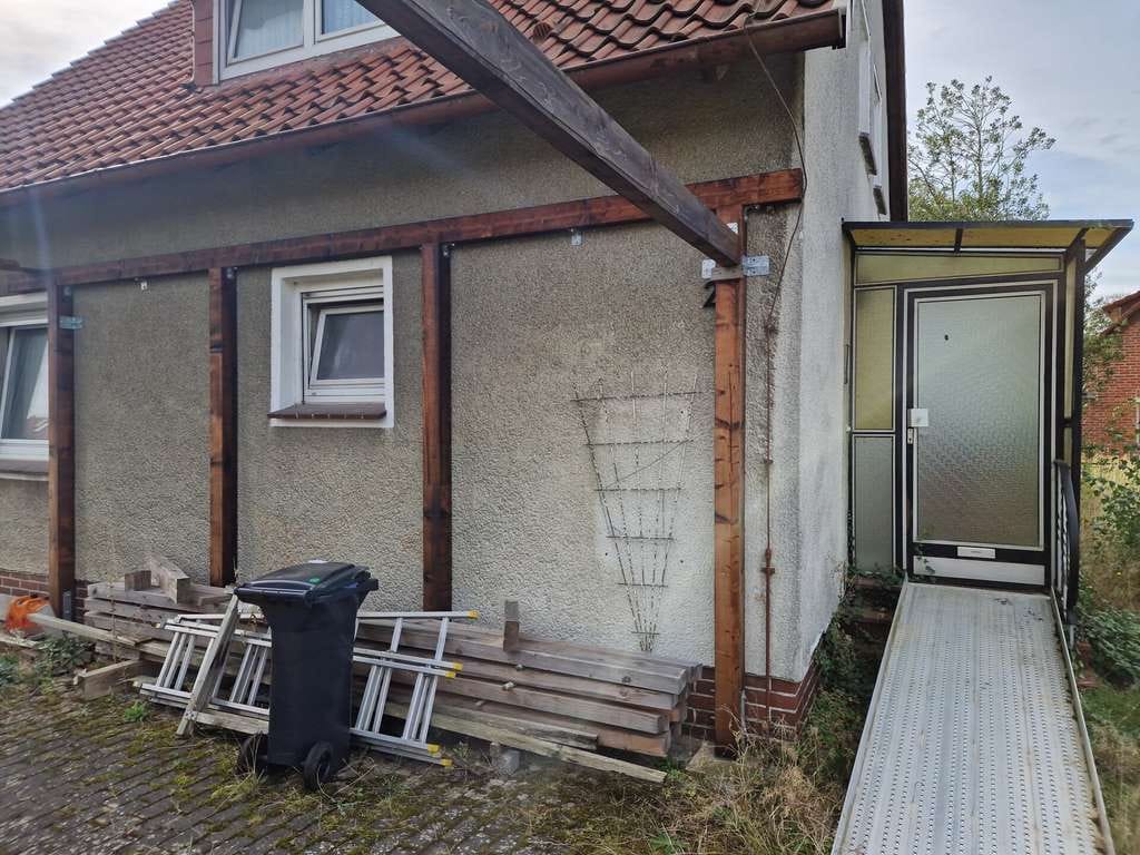 Immobilie in Uetze - Haus in bester Lage direkt in Uetze - Sanierung notwendig - Bild 2