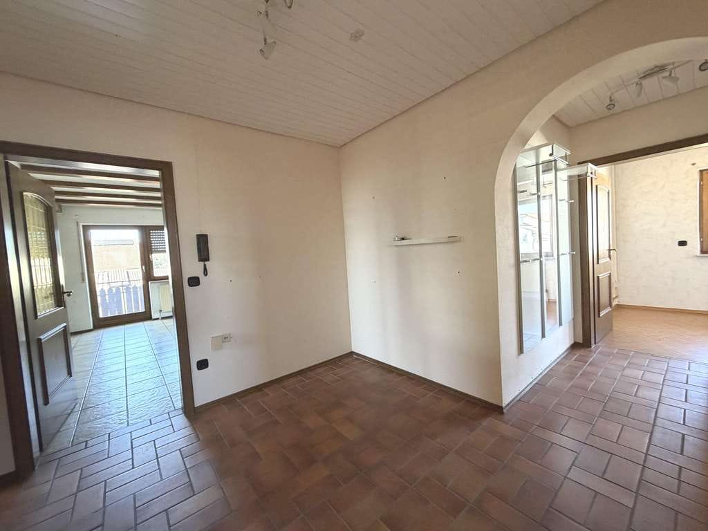 Immobilie in Meßkirch - Attraktives Zweifamilienhaus mit großzügigem Platzangebot in Meßkirch - Bild 3