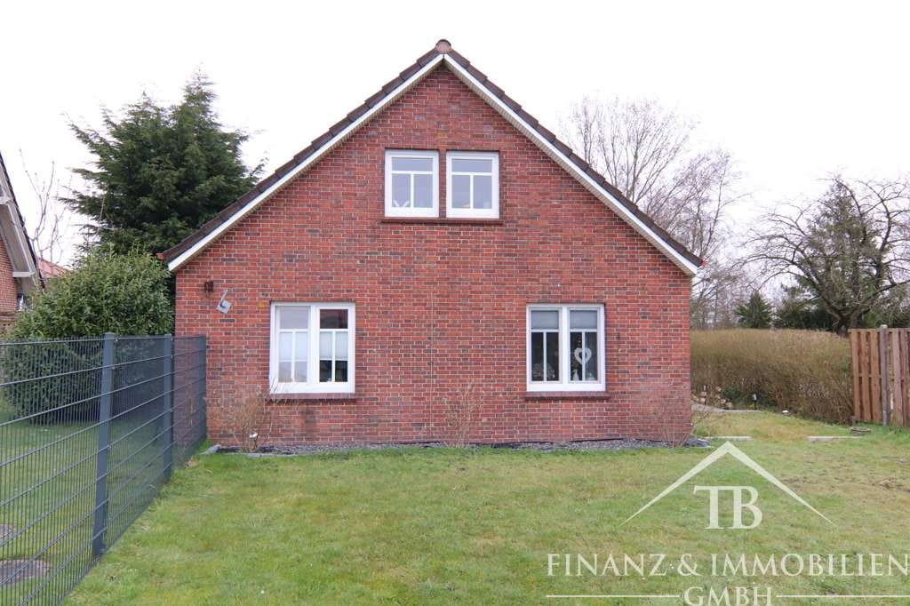 Immobilie in Wittmund - Gelegenheit für bezahlbares Eigentum - Kleines teilmodernisiertes Wohnhaus - Bild 1