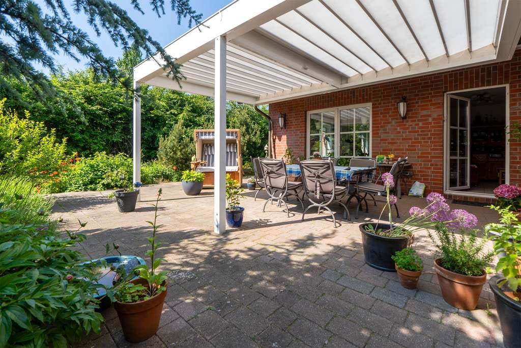 Immobilie in Lohme - Großzügiges Anwesen mit Ferienwohnungen auf weitläufigem Naturgrundstück - Bild 1
