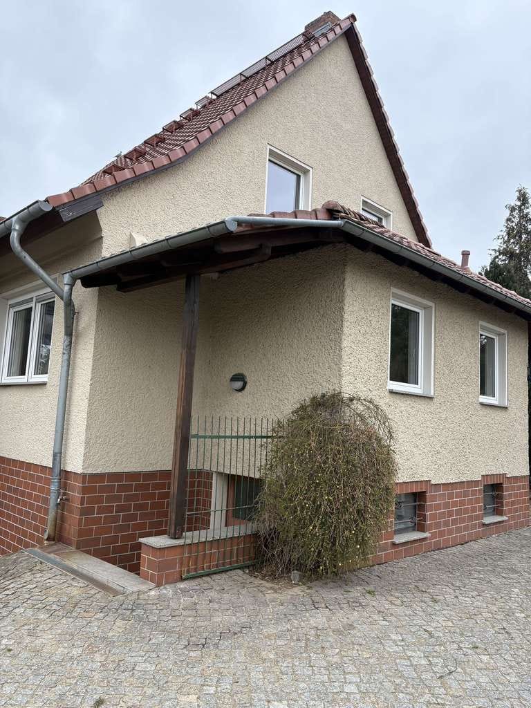 Immobilie in Lübben (Spreewald) - Bezugsfertiges EFH in Lübben – Wintergarten, Kamin, Sauna & Doppelgarage inklusive - Bild 2