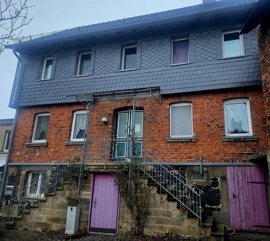 Immobilie in Ebsdorfergrund - Einfamilienhaus mit Einliegerwohnung, Ausbaureserve & Scheune - Bild 0