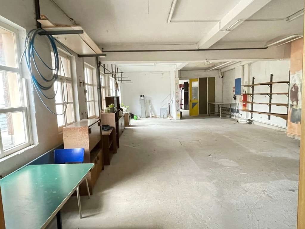 Immobilie in Stetten am kalten Markt - Einfamilienhaus mit geräumiger Werkstatt, sonniger Dachterrasse und Garten - Bild 2
