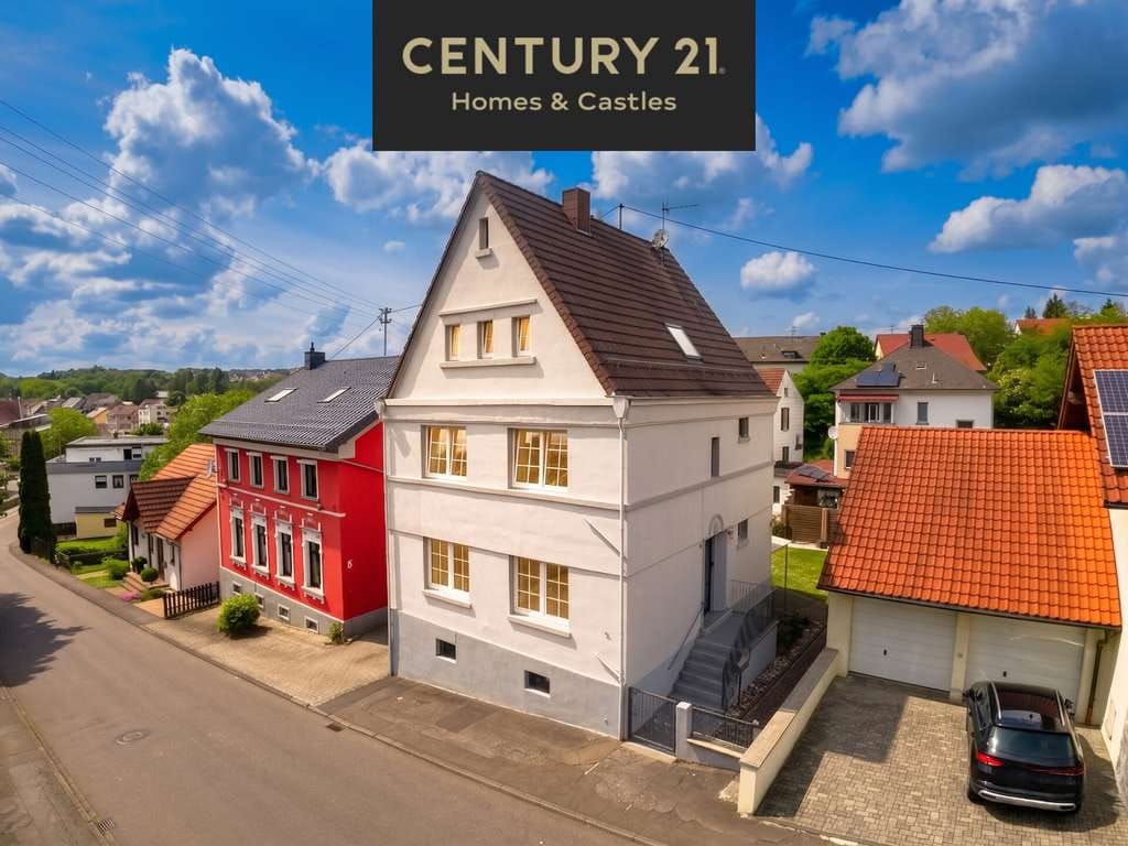 Immobilie in Friedrichsthal - Attraktives 1-2 Einfamilienhaus mit Garten und Terrasse in Friedrichsthal - Bild 0