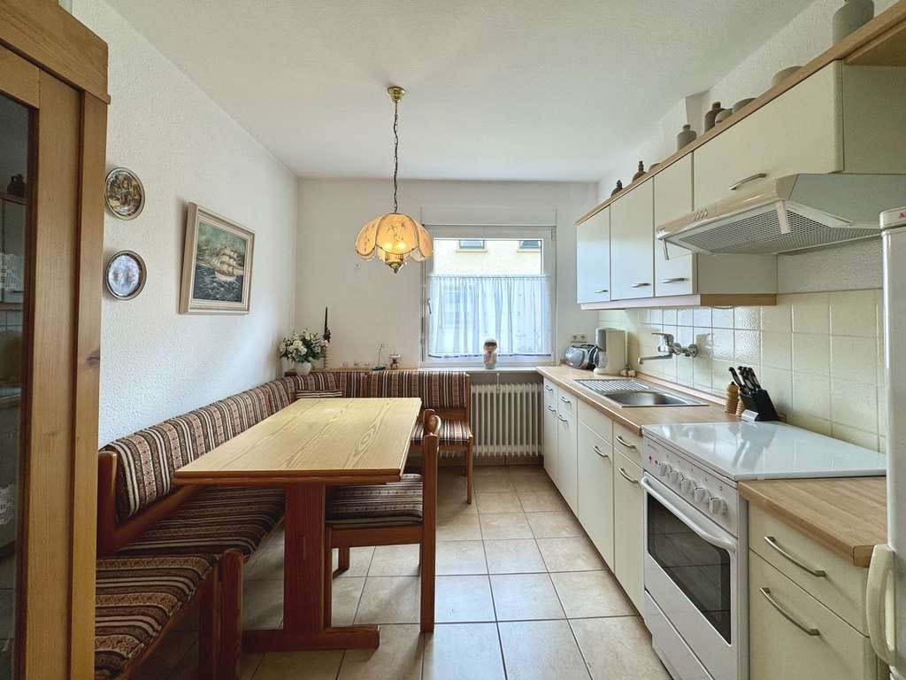 Immobilie in Neustadt an der Weinstraße - Geräumiges, freistehendes Einfamilienhaus mit Garten und Garage in ruhiger Lage von Neustadt. - Bild 4
