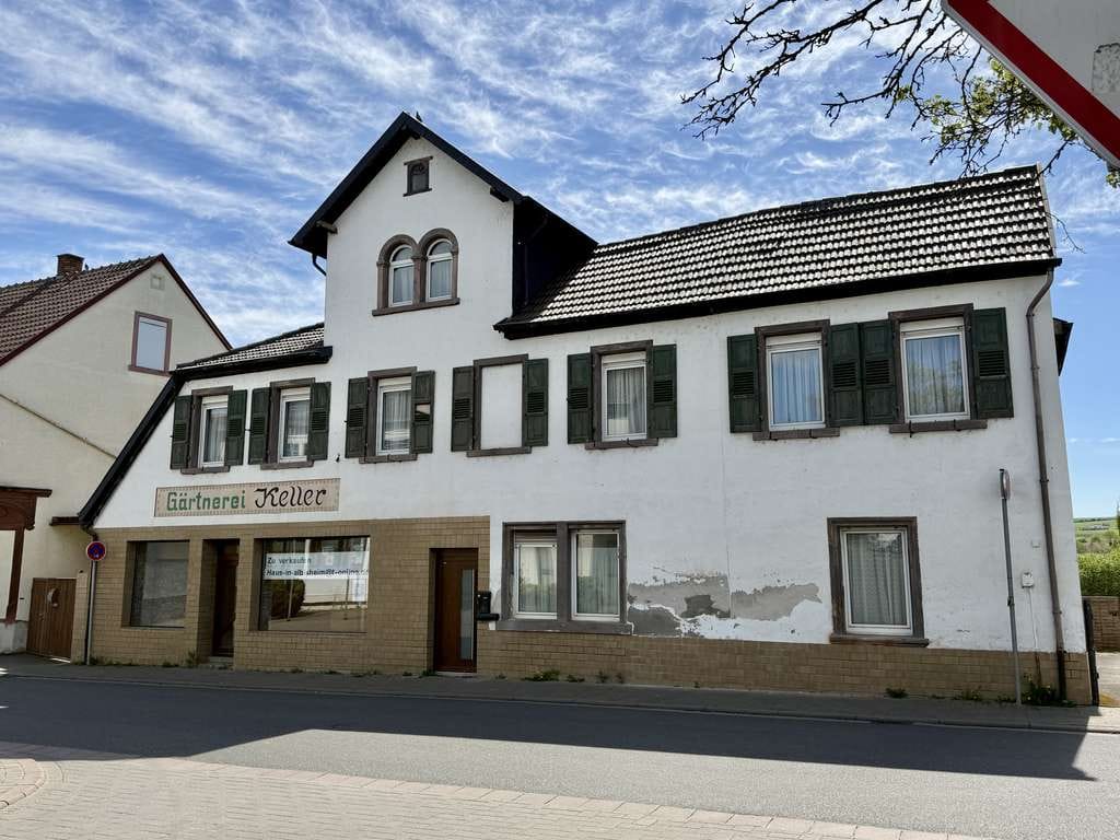 Immobilie in Albisheim (Pfrimm) - Charmantes Anwesen mit Geschichte: Ehemalige Gärtnerei mit Ladenlokal & viel Platz im Ortskern - Bild 0