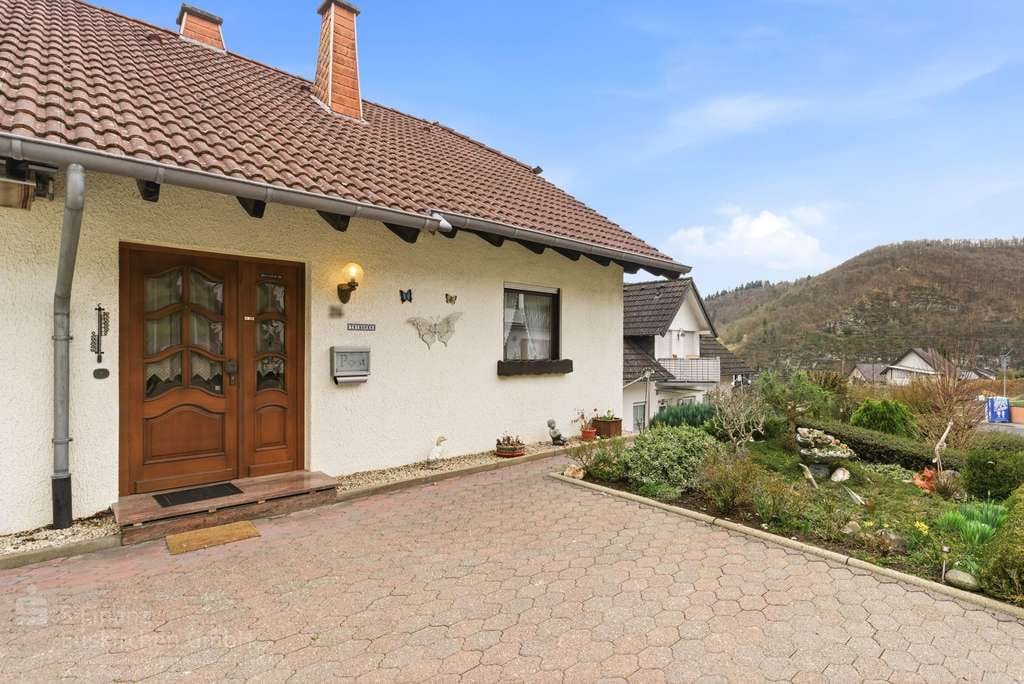 Immobilie in Schuld - Schuld: freistehendes Einfamilienhaus mit Garten und Garage! 360° Begehung - Bild 1