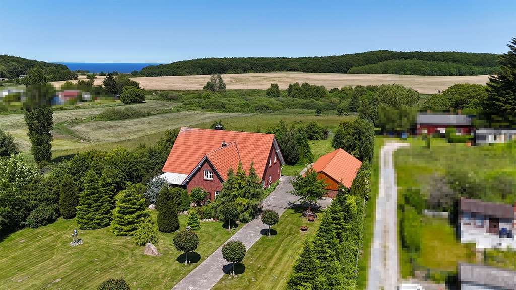 Immobilie in Lohme - Großzügiges Anwesen mit Ferienwohnungen auf weitläufigem Naturgrundstück - Bild 0