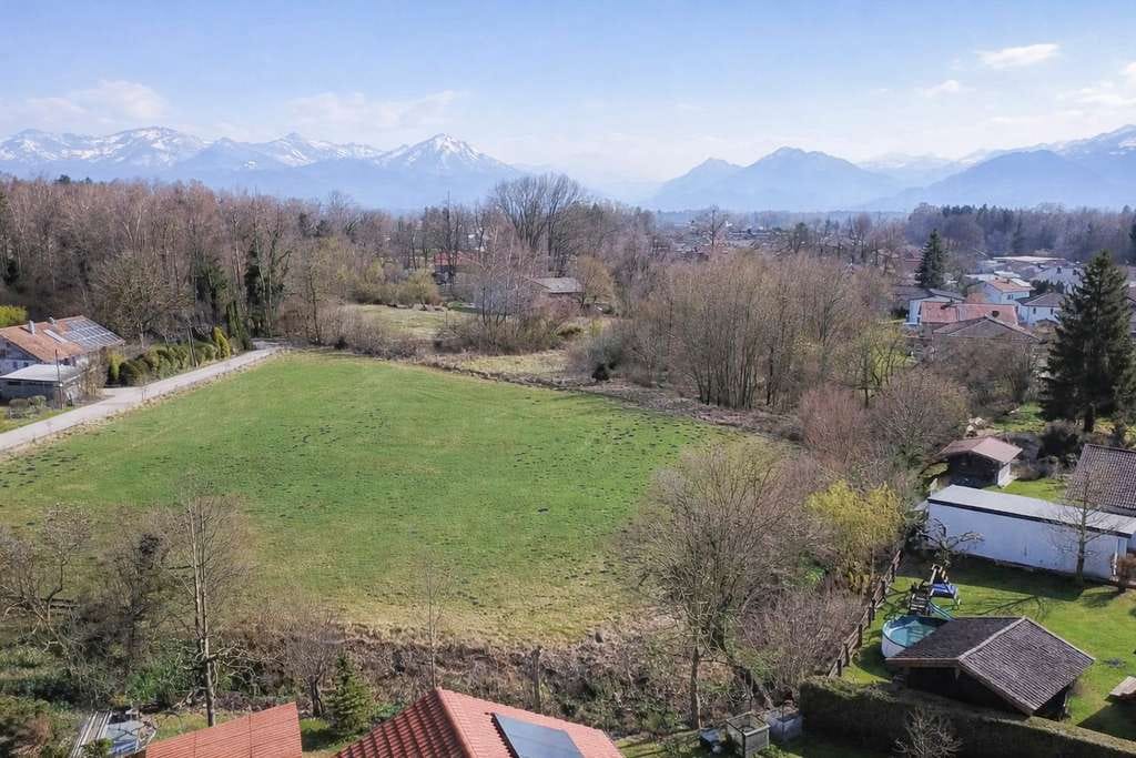 Immobilie in Kolbermoor - Sofort wohlfühlen: 7-Zi.-EFH mit Garten, Garage und Carportstellplatz in Kolbermoor - Bild 3