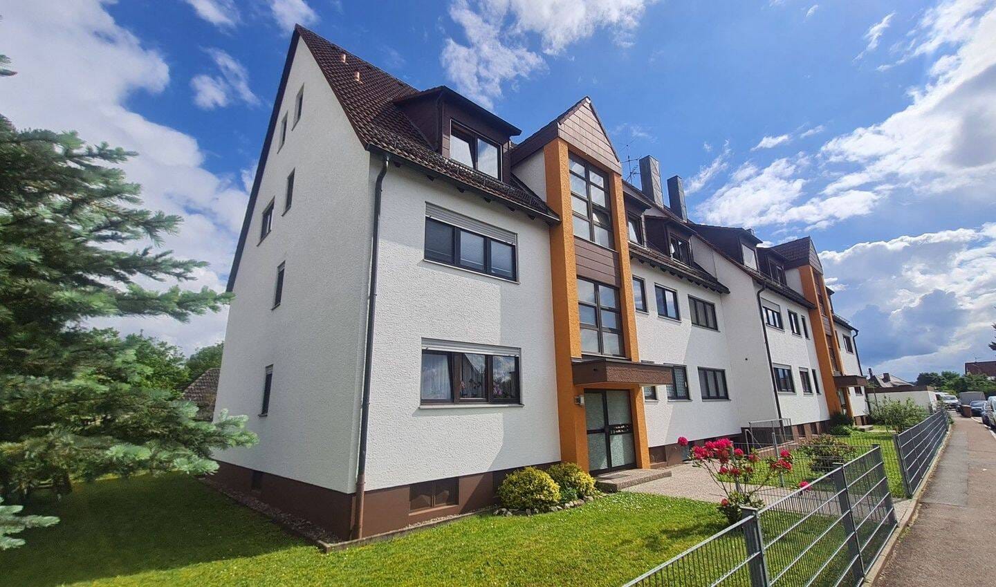 Immobilie in Rednitzhembach - Solide KAPITALANLAGE mit 4,5% - 3 Zimmer Dachgeschoss-Wohnung - 91126 REDNITZHEMBACH - Bild 1